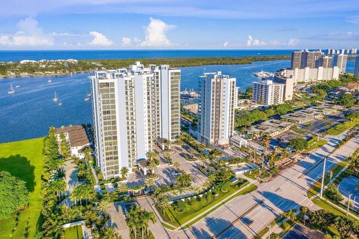 Residential complexes in North Palm Beach, Palm Beach
