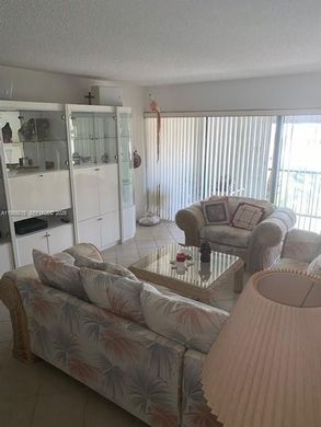 Residential complexes in Weston, Broward County