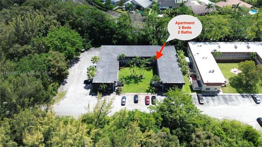 Residential complexes in Pembroke Pines, Broward County