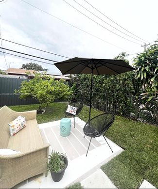 公寓楼  Sweetwater, Miami-Dade County