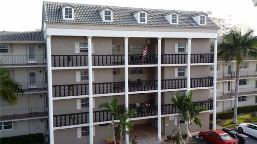 Residential complexes in Hallandale, Broward County