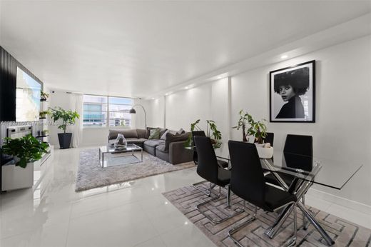 ‏בניין ב  Bay Harbor Islands, Miami-Dade County