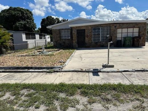 Villa en Hialeah, Miami-Dade County
