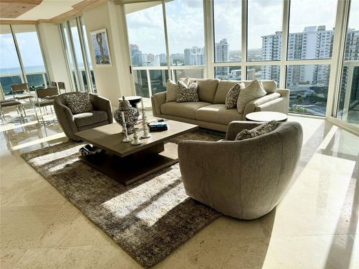 Residential complexes in Fort Lauderdale, Broward County