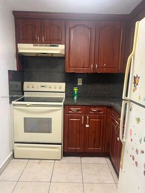 Residential complexes in Hialeah, Miami-Dade