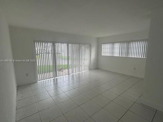 Residential complexes in Miami, Miami-Dade