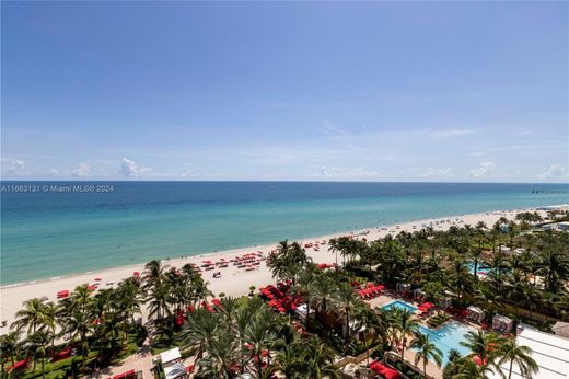 Residential complexes in Sunny Isles Beach, Miami-Dade