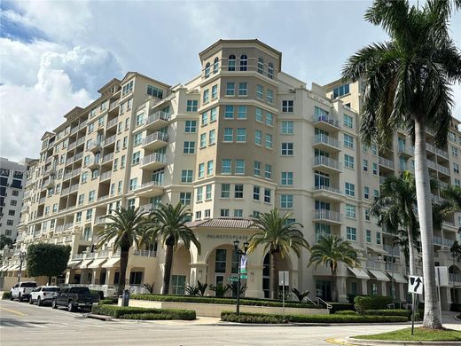 Residential complexes in Boca Raton, Palm Beach