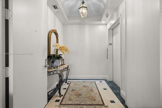 Residential complexes in Key Biscayne, Miami-Dade