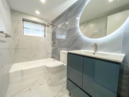 Residential complexes in North Miami, Miami-Dade