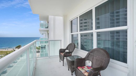 Residential complexes in Fort Lauderdale, Broward County
