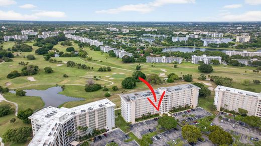 Residential complexes in Pompano Beach, Broward County