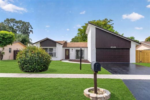Villa in Lauderhill, Broward County