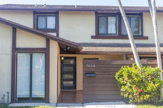 Dom miejski w Miami, Miami-Dade County