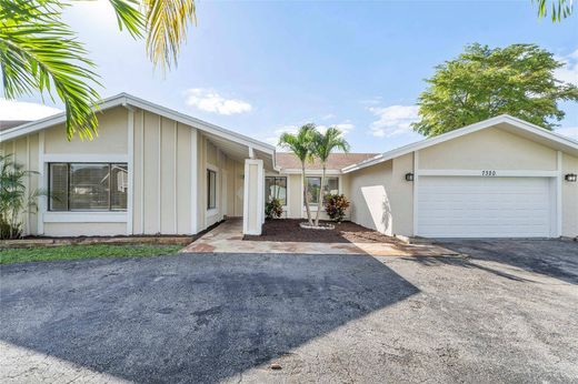 Villa in Lauderhill, Broward County