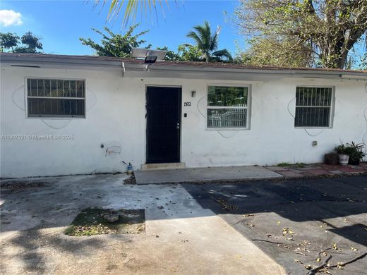 Villa - Miami Gardens, Miami-Dade County