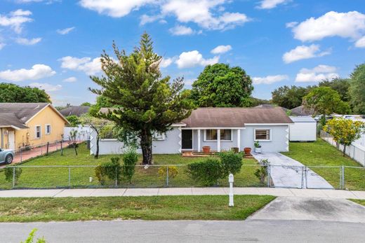 Villa en Miami Gardens, Miami-Dade County