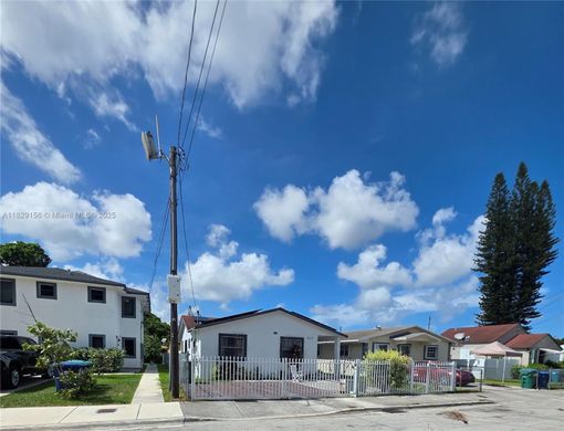 ﻓﻴﻼ ﻓﻲ Miami Heights Trailer Park, Miami-Dade County