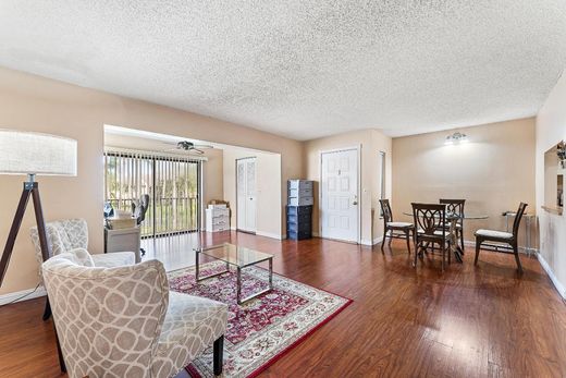 公寓楼  Greenacres City, Palm Beach County