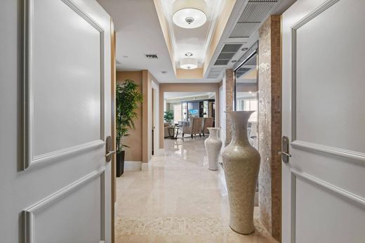 Residential complexes in Palm Beach Shores, Palm Beach