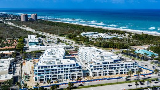 Residential complexes in Juno Beach, Palm Beach
