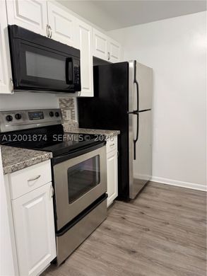 Жилой комплекс, Pembroke Pines, Broward County