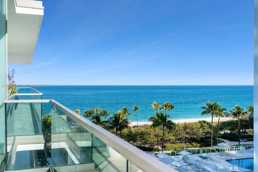 Residential complexes in Bal Harbour, Miami-Dade