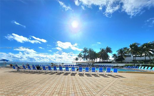 Residential complexes in Hollywood, Broward County