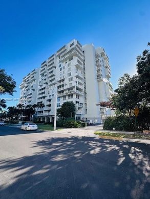 Complesso residenziale a Miami, Miami-Dade County