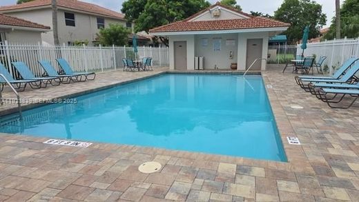 Casa di città a Pembroke Pines, Broward County