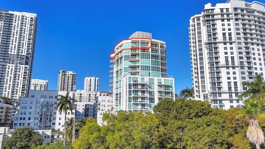 Residential complexes in Fort Lauderdale, Broward County