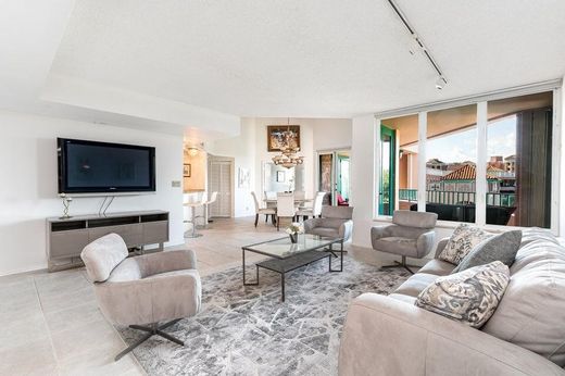 Residential complexes in Boca Raton, Palm Beach