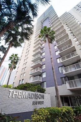 Kamienica w Miami, Miami-Dade County