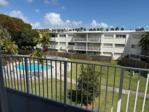 Kamienica w Miami, Miami-Dade County