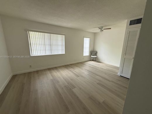 Residential complexes in Sunny Isles Beach, Miami-Dade