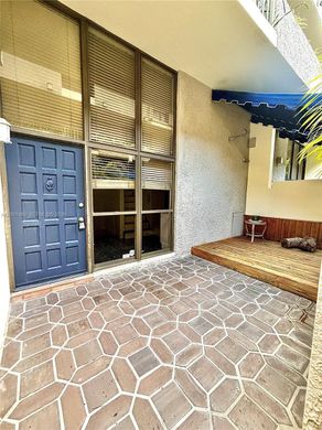 Жилой комплекс, Майами, Miami-Dade County