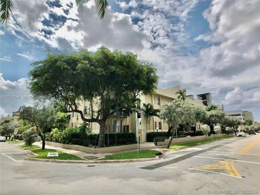 Residential complexes in Coral Gables, Miami-Dade
