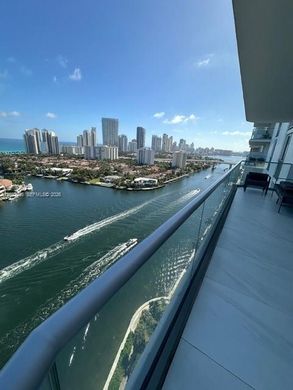 Residential complexes in Aventura, Miami-Dade