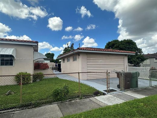 Villa in Hialeah, Miami-Dade County