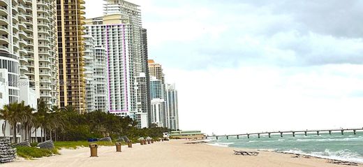 Residential complexes in Sunny Isles Beach, Miami-Dade