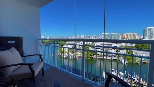 Complexes résidentiels à Sunny Isles Beach, Comté de Miami-Dade