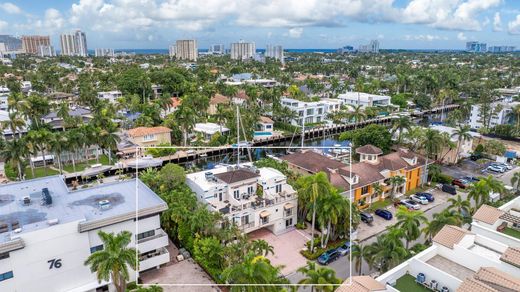 Residential complexes in Fort Lauderdale, Broward County