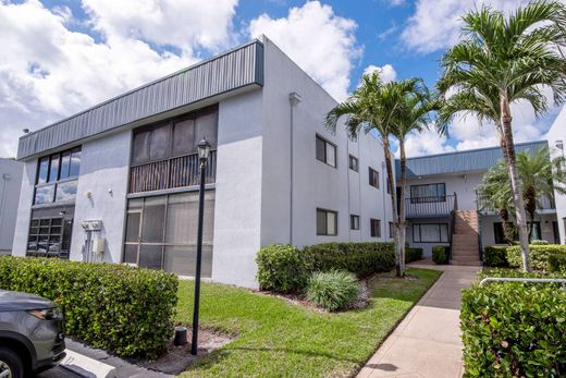 Residential complexes in Delray Beach, Palm Beach