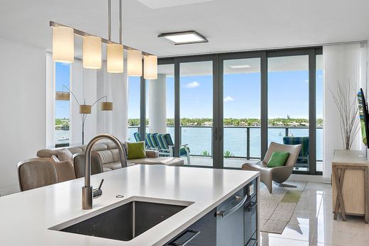 Residential complexes in North Palm Beach, Palm Beach