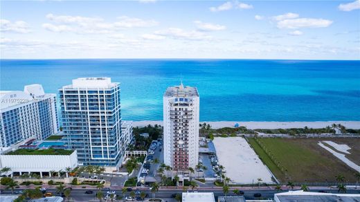 Residential complexes in Miami Beach, Miami-Dade
