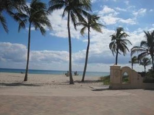 Residential complexes in Hollywood, Broward County