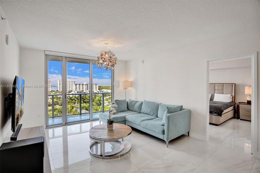 Complexes résidentiels à Sunny Isles Beach, Comté de Miami-Dade