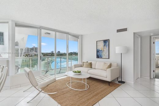 Miami Beach, Miami-Dade Countyのアパートメント・コンプレックス