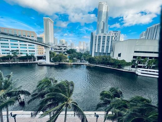 Complesso residenziale a Miami, Miami-Dade County