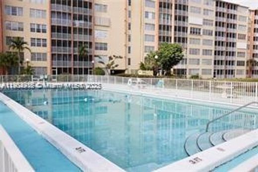 مجمع شقق ﻓﻲ ميامي، فلوريدا, Miami-Dade County